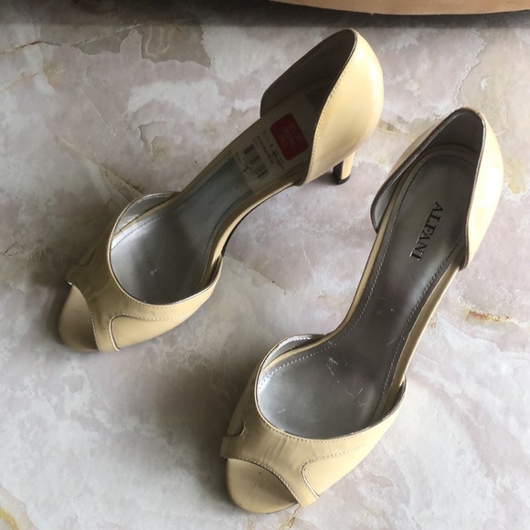 Alfani new shoes. Nice for dressing up. Patent leather. Cute shoes. - Picture 2 of 3